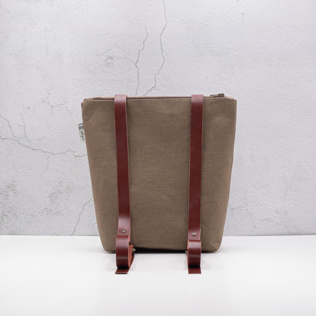 mochila papel lavable minimalista mediana urbana marron granate sostenible